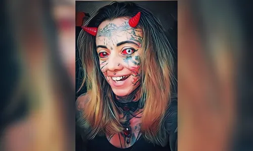 Mulher Demônia diz que reaprendeu beijar após cortar língua