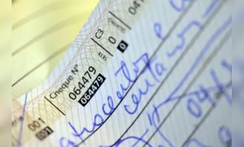 Mulheres são presas com cheques roubados de carreta