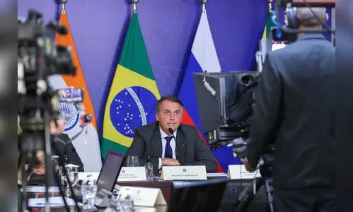No Brics, Bolsonaro destaca parceria com China