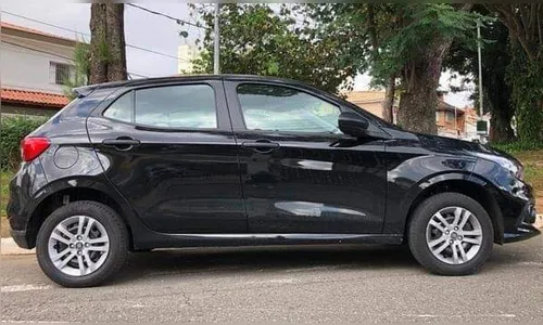Carro furtado em Ivaiporã no sábado é encontrado abandonado