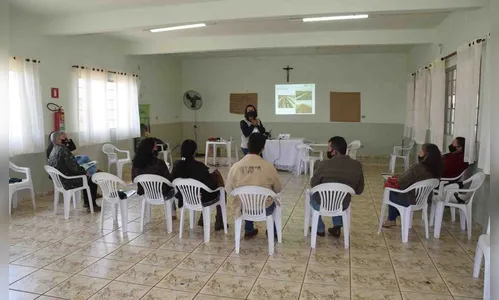 Lunardelli promove curso sobre a cultura do morango