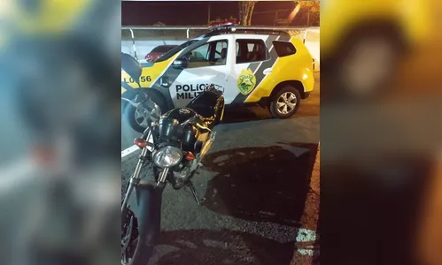 PM recupera moto furtada em frente a igreja de Apucarana