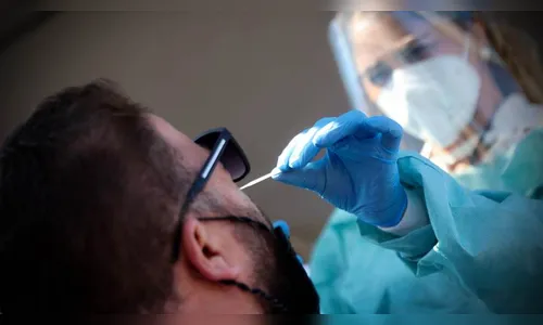 PR soma 3.333 novos casos e 64 óbitos por Covid-19