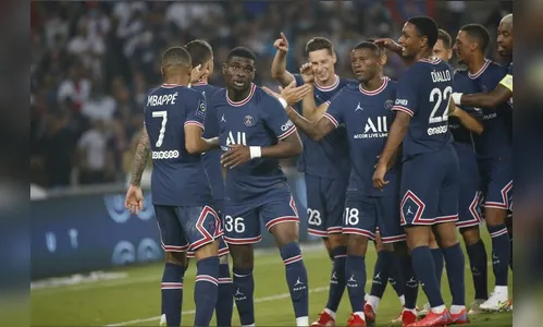 PSG vence o Strasbourg em clima de festa em Paris
