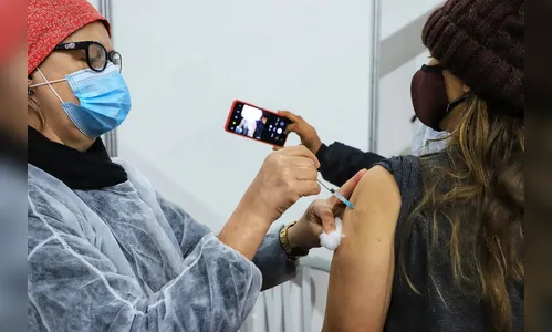 Paraná já imunizou 73,03% da população adulta