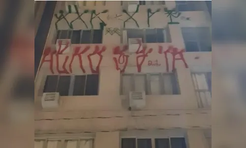 Pichador é detido após sofrer queda de prédio em Curitiba