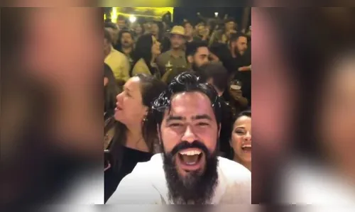 Prefeito aglomera e reclama de críticas: “Muita amolação”