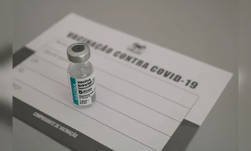 Profissionais denunciam roubo de cartões de vacinação