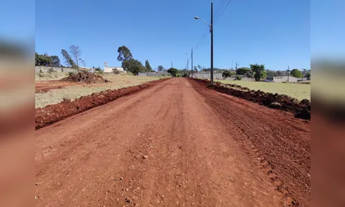 Ruas no Recanto do Lago em Apucarana recebem asfalto