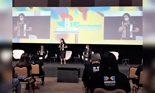 Secretária de Apucarana participa de fórum nacional