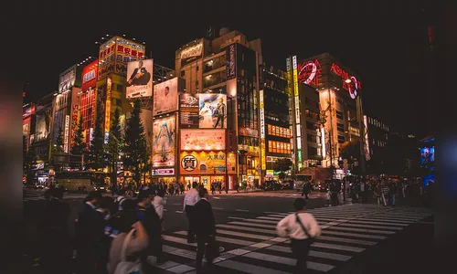 Tóquio tem mais de 4.500 novos casos de covid neste sábado