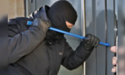 Três homens são presos após roubar casa em Bom Sucesso