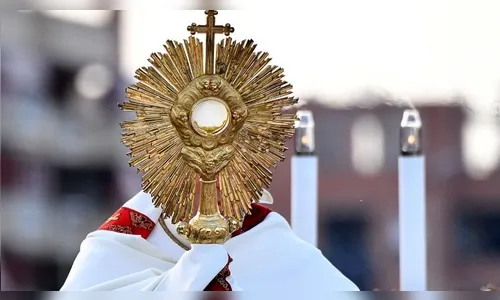 Vaticano pune arcebispo por negligência sobre abuso sexual