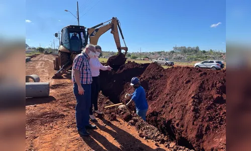 Vereadores acompanham obras de pavimentação