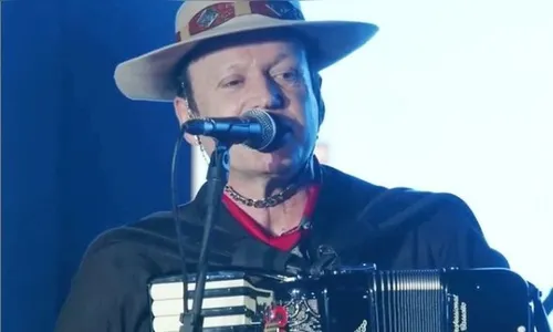 Vocalista dos 'Garotos de Ouro' morre em acidente de ônibus