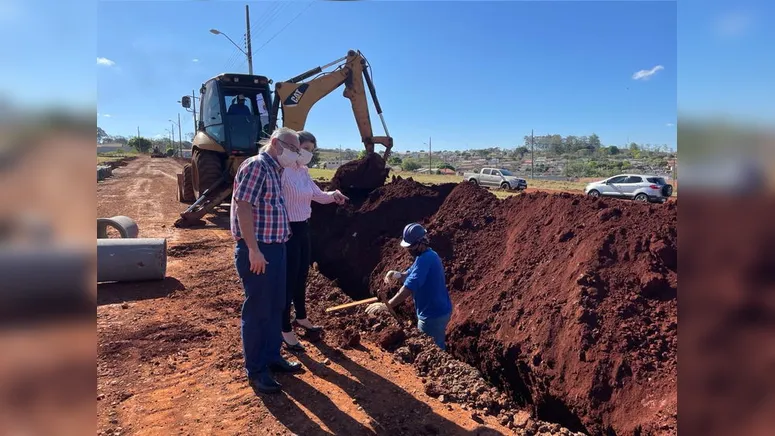 Imagem ilustrativa da notícia Vereadores acompanham obras de pavimentação