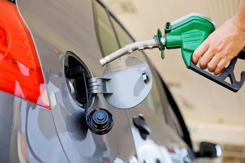 Alta de gasolina provoca adulteração de combustível