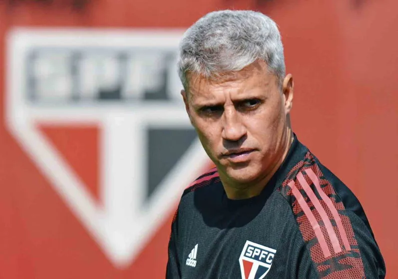 Após empates e críticas, São Paulo anuncia saída do técnico