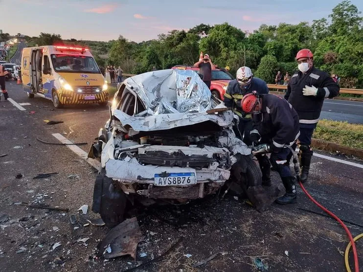 Batida foi no final da tarde de sábado. Os dois motoristas morreram na hora