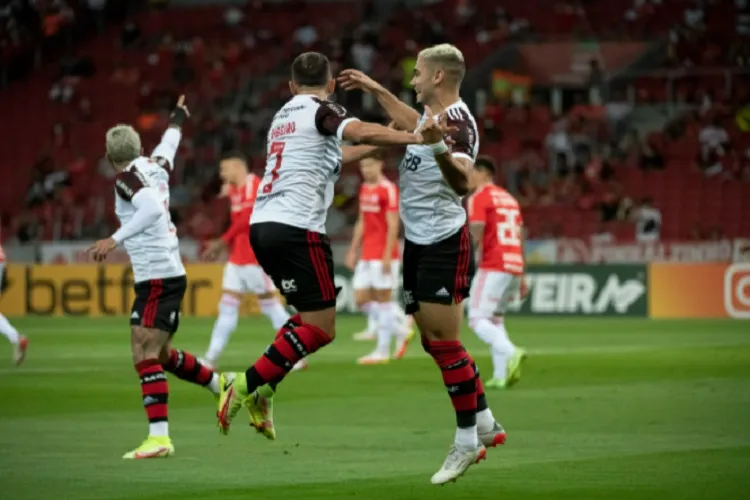 Flamengo bate Inter e mostra força para Libertadores