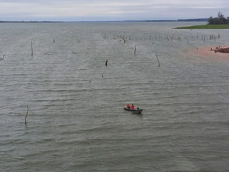 Homens desaparecem após barco naufragar em Alvorada do Sul