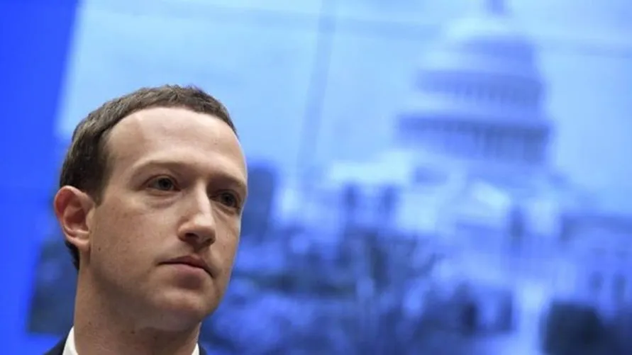 Mark Zuckerberg perde quase US$ 6 bilhões em um dia
