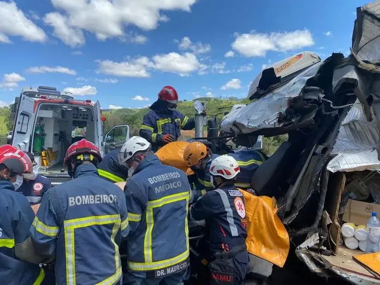 Motorista fica gravemente ferido em acidente na BR-487