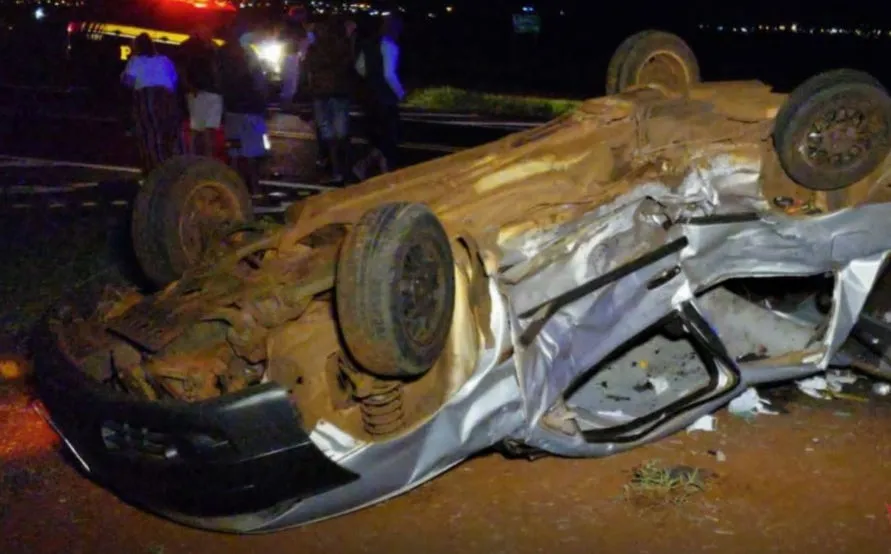 Mulher morre em acidente envolvendo carro de Maringá
