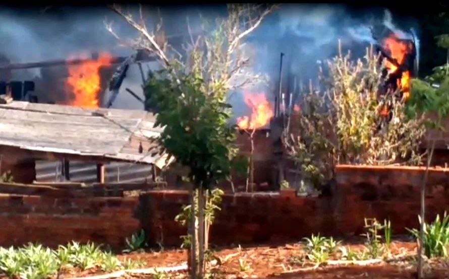 O incêndio ocorreu na Rua Lorena, no Jardim Ouro Preto