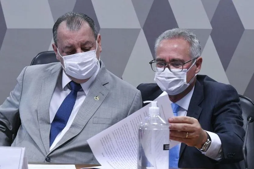 Os senadores Omar Aziz (PSD-AM) e Renan Calheiros (MDB-AL), presidente e relator da CPI da Pandemia