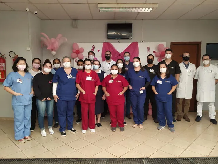 Outubro Rosa: Unidade de Tratamento do Câncer realiza ações