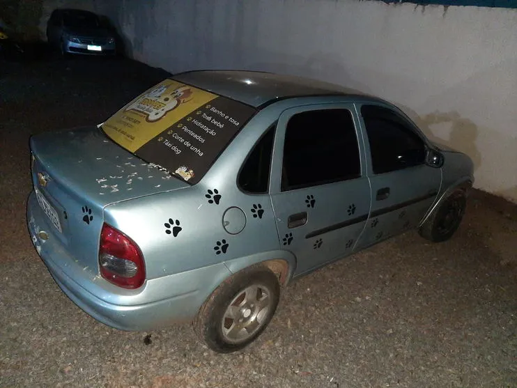 PM de Arapongas recupera carro furtado em Apucarana