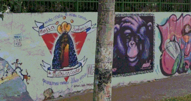 Prefeitura remove grafite de santa de escola após críticas