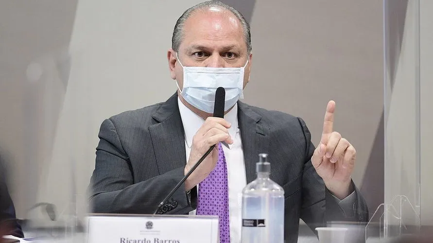 Ricardo Barros diz que votação da PEC continua terça (9)