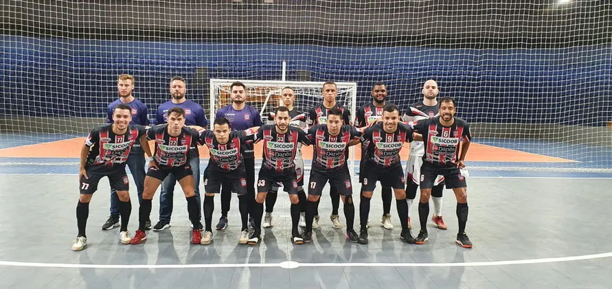 Time masculino do Apucarana Futsal vence e segue como líder