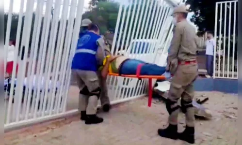 Motociclista vai parar no quintal de casa após colisão no PR