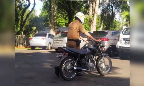 Adolescente que pilotava moto é apreendido em Apucarana
