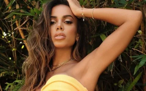 Anitta diz que brasileiros não valorizam suas conquistas