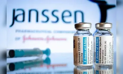 Anvisa e representantes da Janssen discutem dose de reforço