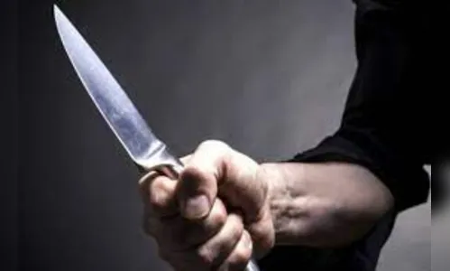 Após tentar separar briga homem leva facada em Apucarana