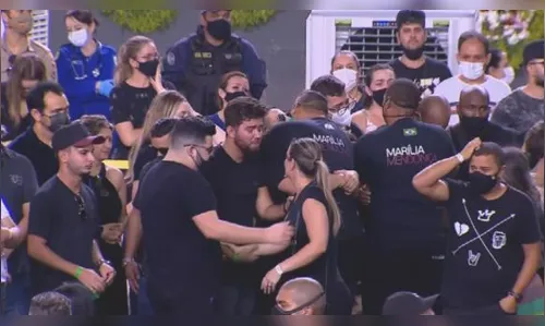 Banda de Marília chora e é aplaudida durante velório; vídeo