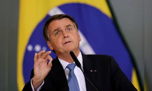 Bolsonaro diz que Petrobras não pode dar lucro muito alto