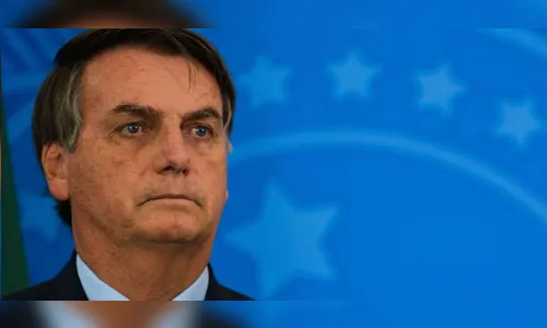 Bolsonaro diz que deputados que aplaudiram Lula são malucos