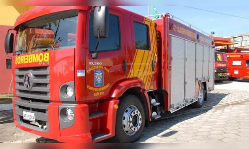 Bombeiros atendem incêndio em residência de Apucarana