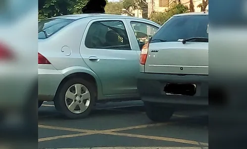 Carros se envolvem em acidente em cruzamento de Apucarana