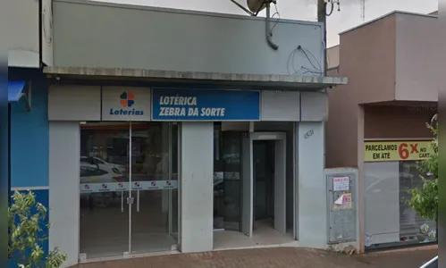 Ladrões quebram parede e arrombam cofre de lotérica