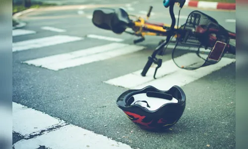 Ciclista morre após bater de frente com van no Paraná