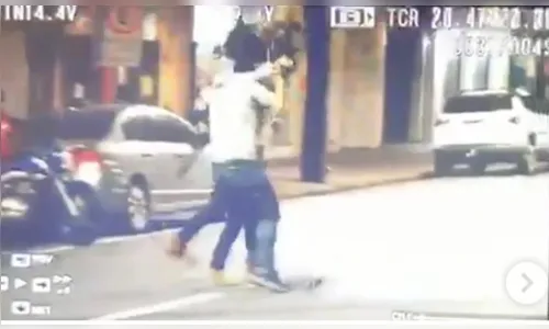 Cinegrafista é agredido por motorista envolvido em acidente