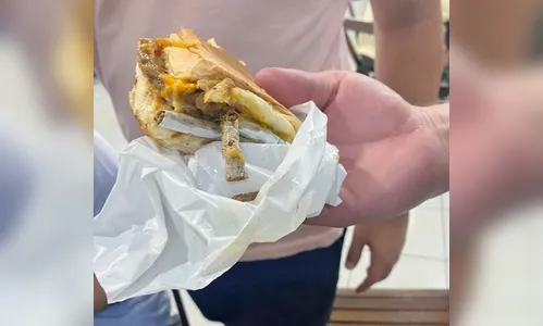 Cliente afirma ter encontrado cigarros em lanche no Paraná