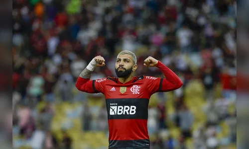 Com polêmica de arbitragem, Flamengo vence Bahia por 3 a 0